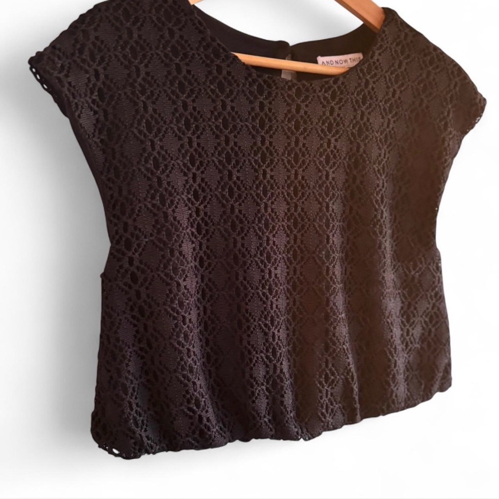 Black Lace Cap-Sleeve Cropped Top M - Picture 2 of 8